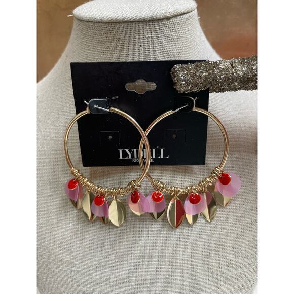 NWT LYDELL New York Hoop Earrings w/ Pink & Gold Feather/Leaf Charms - Picture 1 of 4
